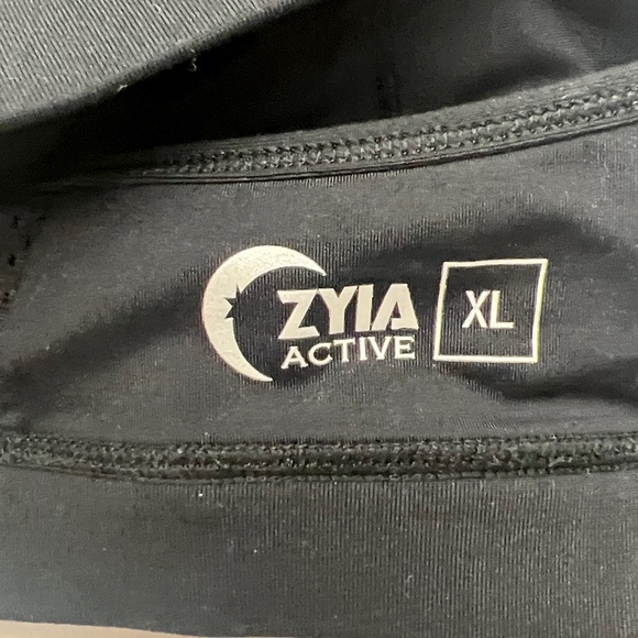 Zyia Grid Bra Strappy V-neck front, mesh racerback, Medium support, Black Sz. XL - Picture 8 of 10